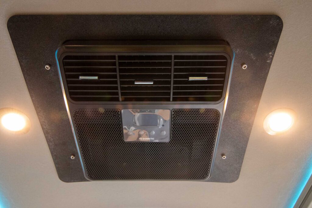 Dometic RTX2000 Air Conditioner