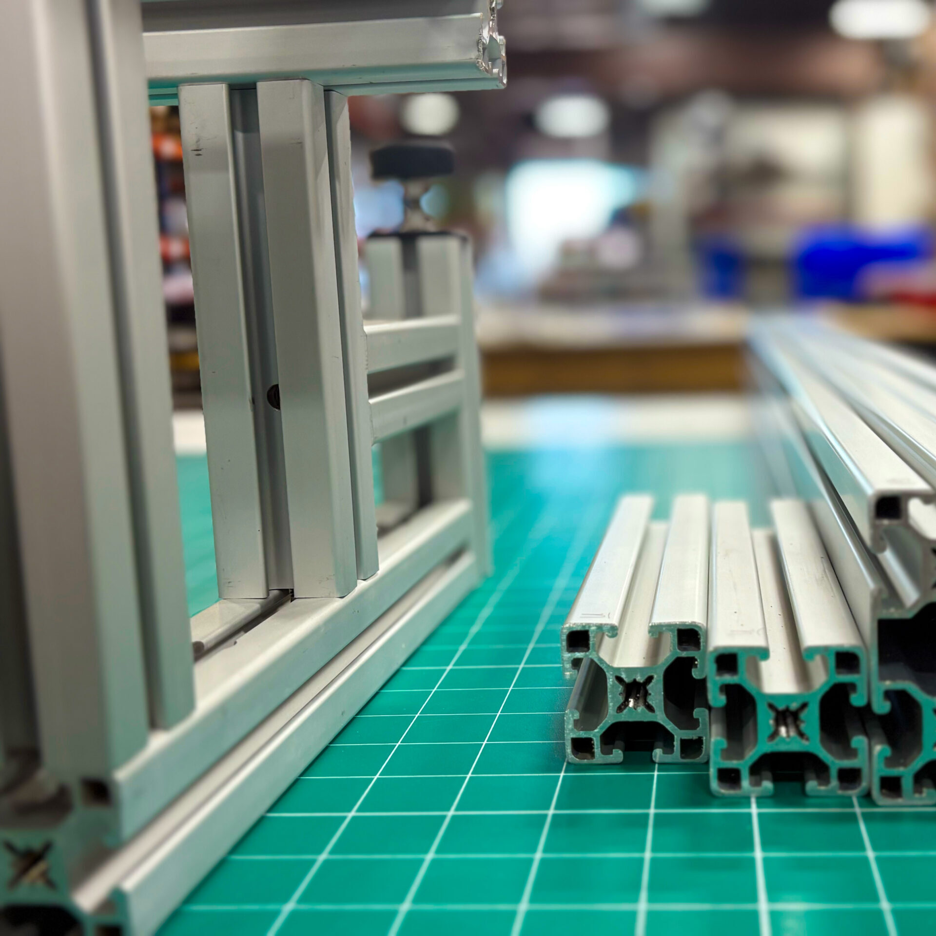 Aluminum extrusion for the Vandoit skeleton